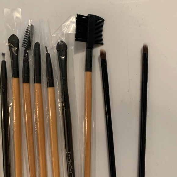 🎉🎉HOST PICK🎉🎉 17 Eye makeup brushes - Picture 4 of 4